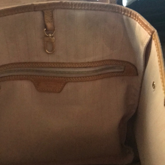 Louis Vuitton Neverfull purse with wristlet - Picture 5 of 8